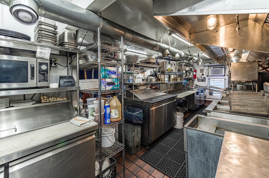 More Photos Of 99 Aurora St, Lancaster General Retail For Sale