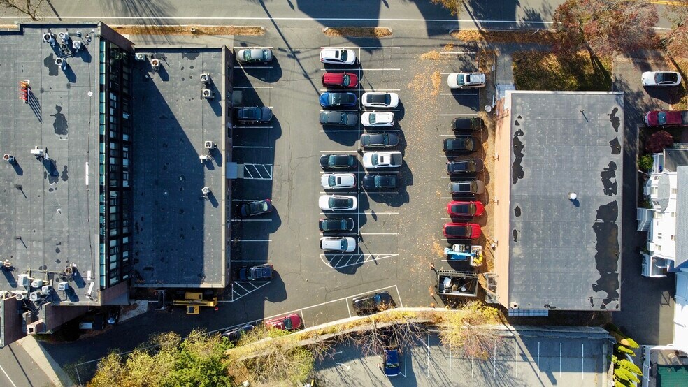 More Photos Of 1 Elm Sq, Andover Office Residential For Lease