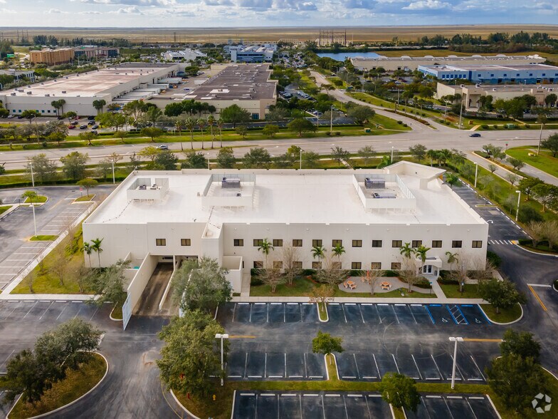 More Photos Of 5870 N Hiatus Rd, Tamarac Unknown For Lease