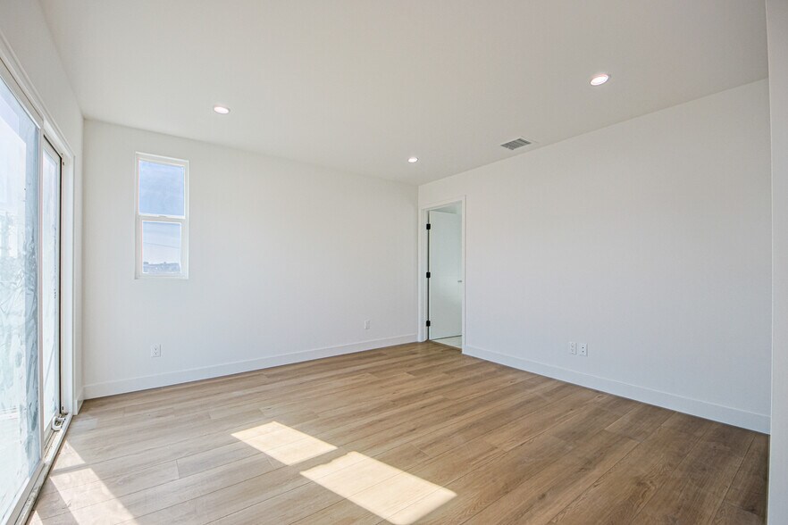 More Photos Of 1636 Longwood Ave, Los Angeles Apartments For Sale