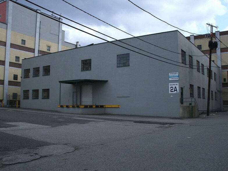 Primary Photo Of 239 Lindbergh Pl, Paterson Manufacturing For Lease