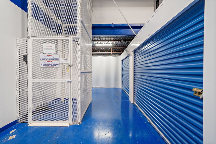 More Photos Of 403-409 Rue Saint-Roch, Montréal Warehouse For Lease