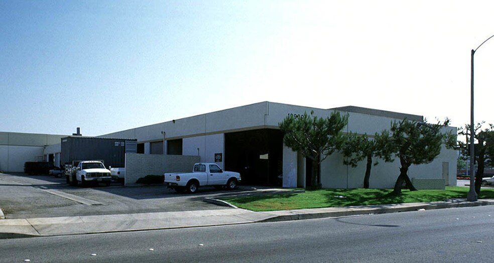 More Photos Of 12915-12929 Telegraph Rd, Santa Fe Springs Warehouse For Lease