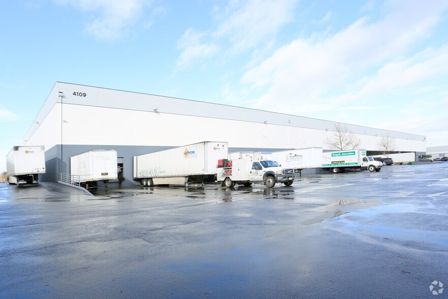 More Photos Of 4119 S Market Ct, Sacramento Unknown For Lease