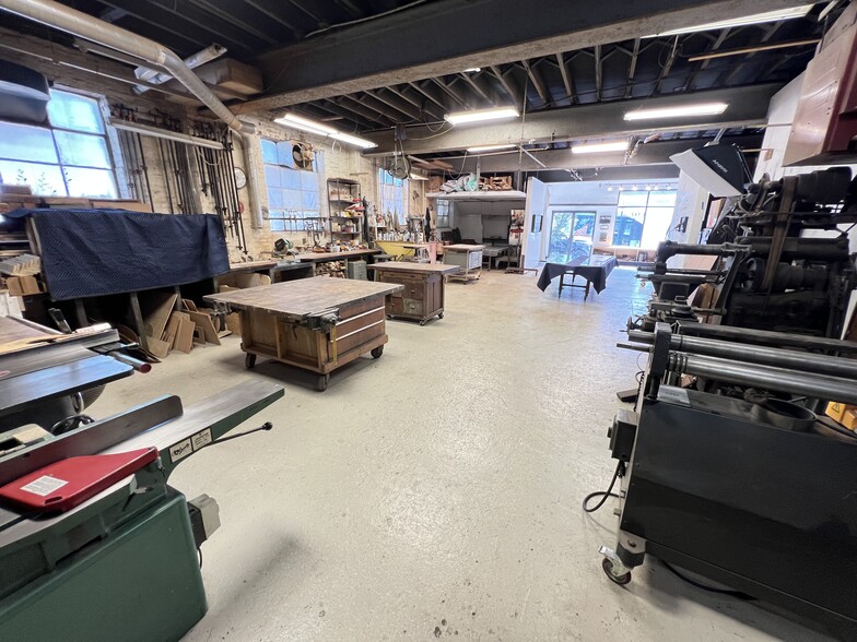 More Photos Of 1438-1442 Light St, Baltimore Showroom For Sale