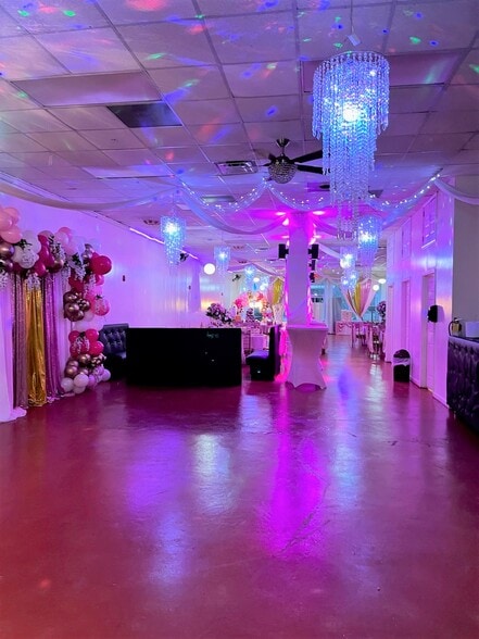 More Photos Of 6972 Main St, Lithonia Storefront For Lease