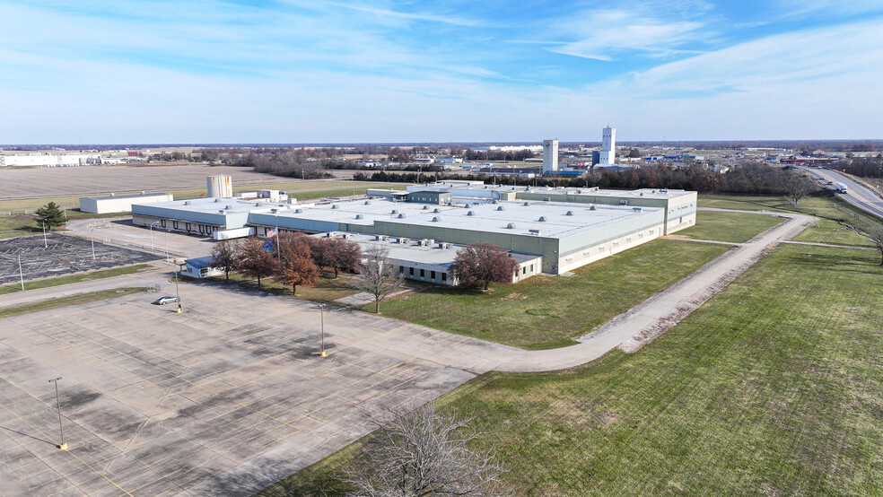 Primary Photo Of 1800 Robertson Rd, Moberly Manufacturing For Sale