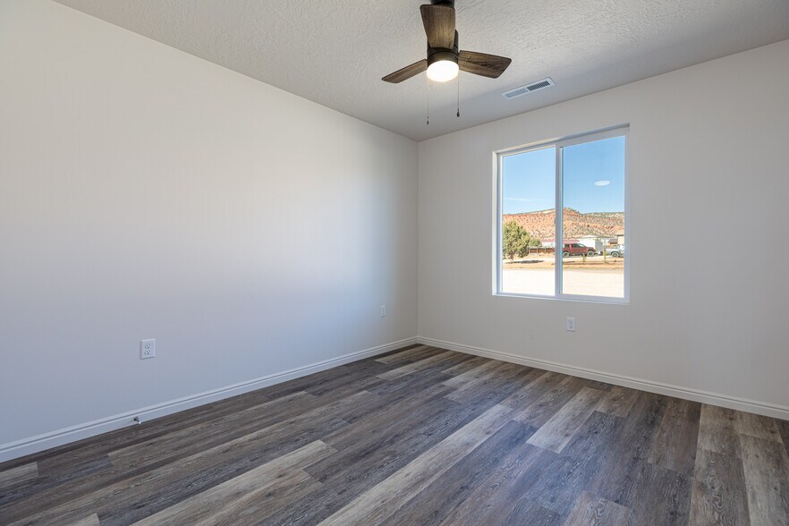 More Photos Of 5120 E Grande Vermillion Ave, Kanab Apartments For Sale