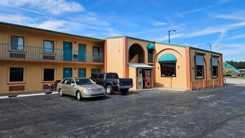 More Photos Of 670 E Vine St, Kissimmee Hotel For Sale