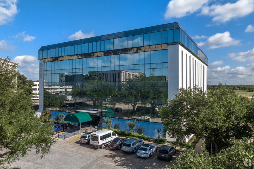 More Photos Of 505 N Sam Houston Pky E, Houston Unknown For Lease