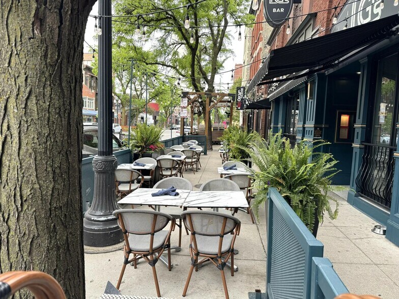 More Photos Of 1525 N Wells St, Chicago Storefront For Lease