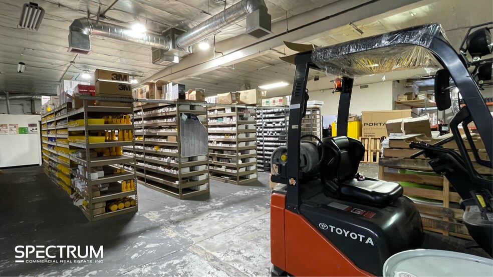 More Photos Of 8943 Oso Ave, Chatsworth Warehouse For Lease