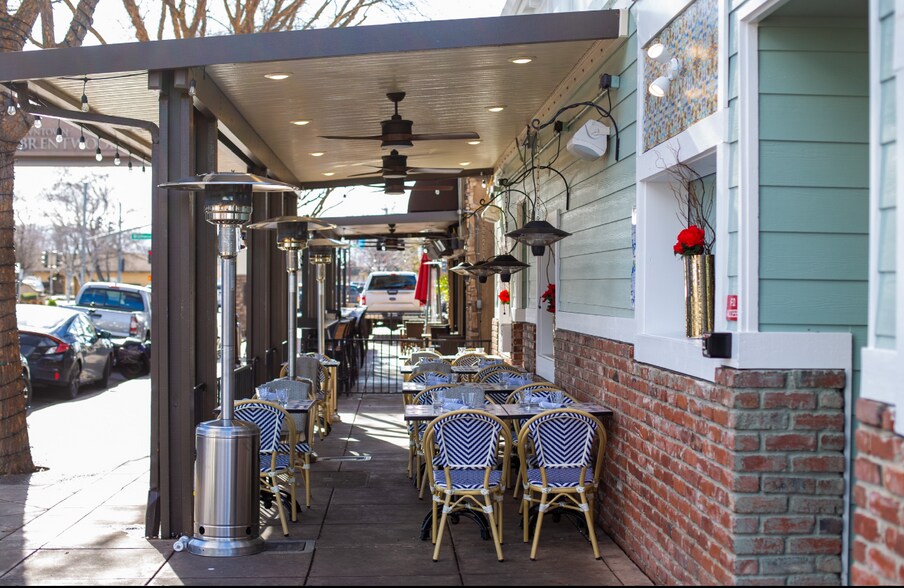 Primary Photo Of 301 Oak St, Brentwood Restaurant For Sale