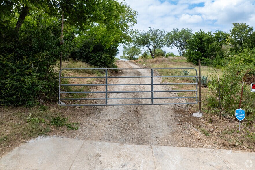More Photos Of 1800 Logan St, Fort Worth Land For Sale
