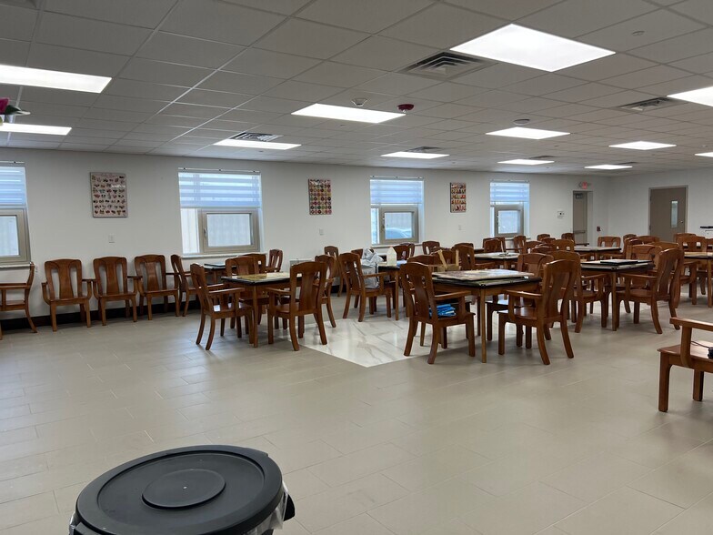 More Photos Of 6913 Pavilion Dr, Houston Assisted Living For Lease