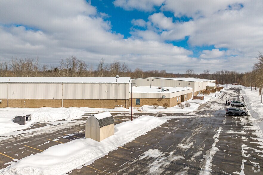 More Photos Of 2725 W Entry Rd, Baldwinsville Sports And Entertainment For Lease