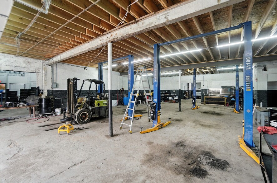 More Photos Of 603 S Broadway St, Dayton Warehouse For Sale