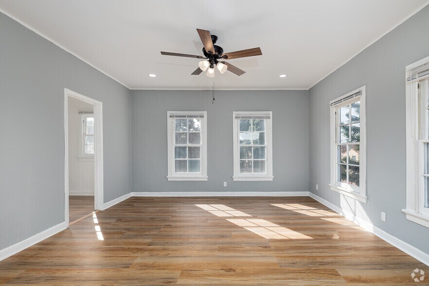 More Photos Of 100 N Kenmore Ave, Los Angeles Apartments For Sale