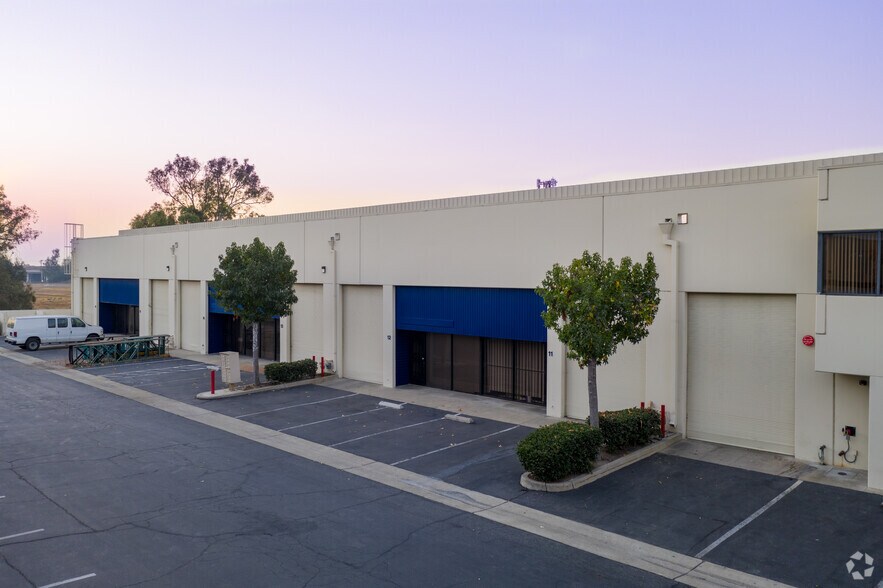 More Photos Of 12375-12395 Mills Ave, Chino Warehouse For Lease