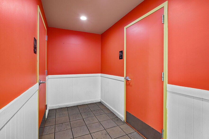 More Photos Of 1951-1981 S 8th St, Wisconsin Rapids General Retail For Sale