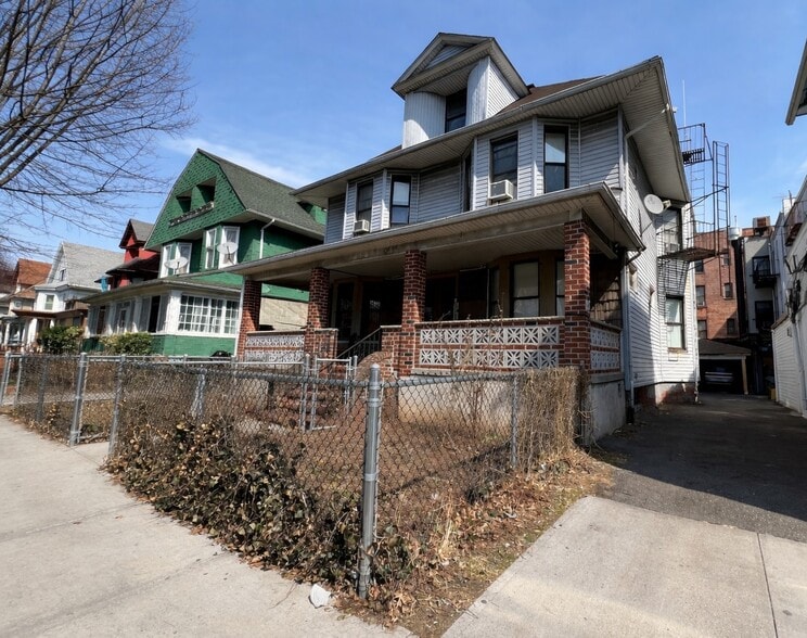 More Photos Of 351 E 16th St, Brooklyn Multifamily For Sale