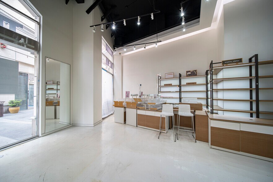 More Photos Of 580 N Atlantic Blvd, Monterey Park Apartments For Lease