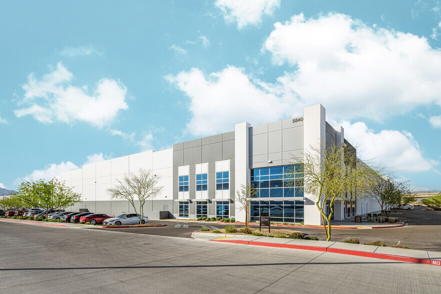 More Photos Of 5840 Donovan Way, Las Vegas Warehouse For Lease