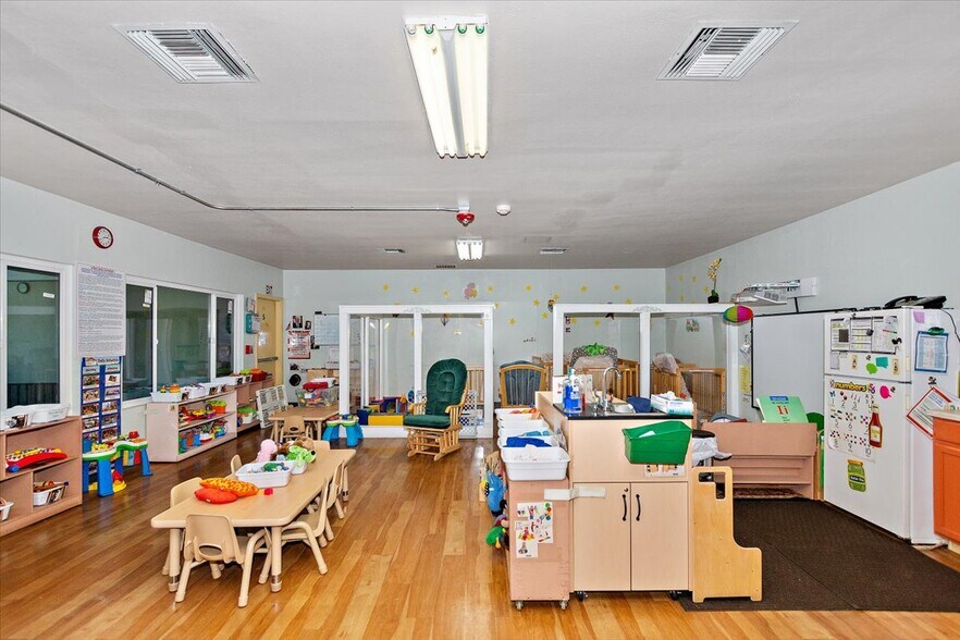 More Photos Of 1455 E Lynwood Dr, San Bernardino Schools For Sale