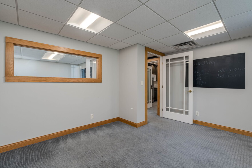 More Photos Of 110 S Broad St, Mankato Office For Lease