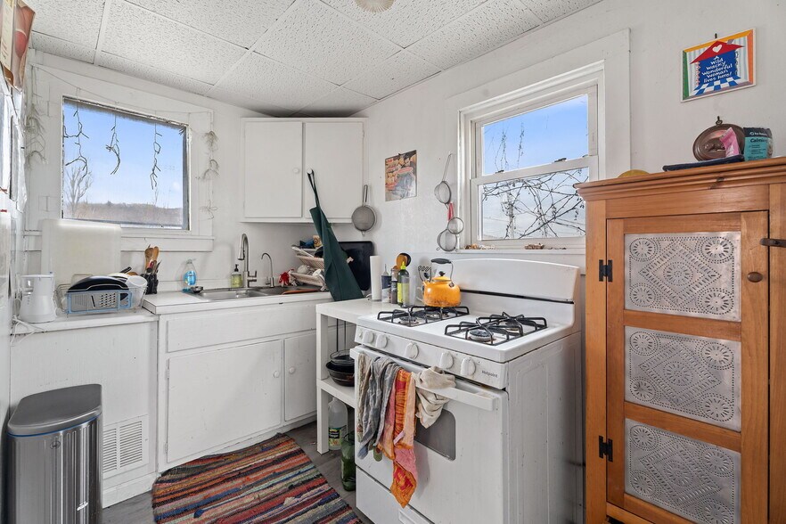 More Photos Of 632 W Seneca St, Ithaca Bar For Sale