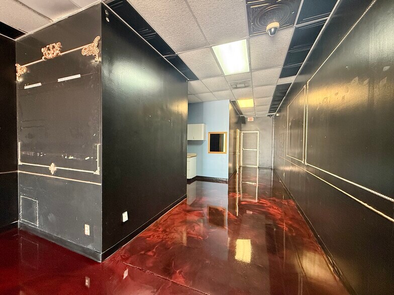 More Photos Of 12637-12641 Westheimer Rd, Houston Unknown For Lease