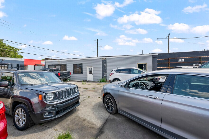 More Photos Of 11435 Schaefer Hwy, Detroit Warehouse For Sale