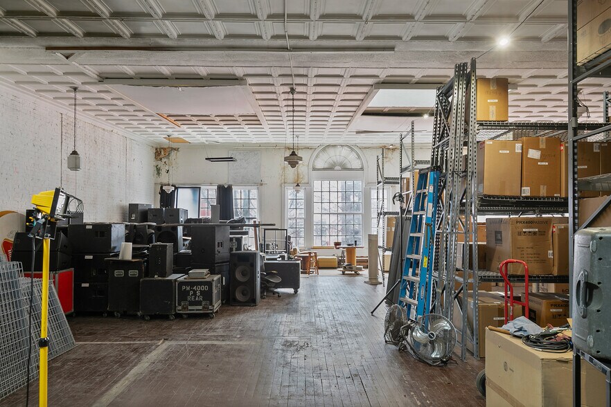 More Photos Of 310 W Broad St, Richmond Storefront For Sale