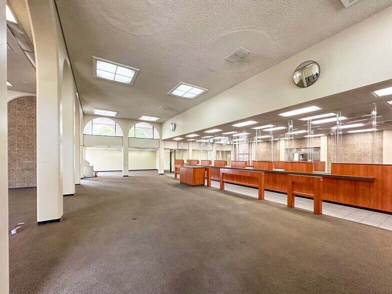 More Photos Of 4947 3rd St, San Francisco Bank For Lease