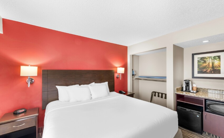 More Photos Of 265 33rd Ave, Columbus Hotel For Sale