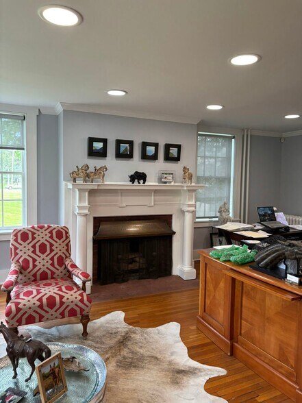More Photos Of 1547 Columbia Tpke, Castleton Medical For Sale