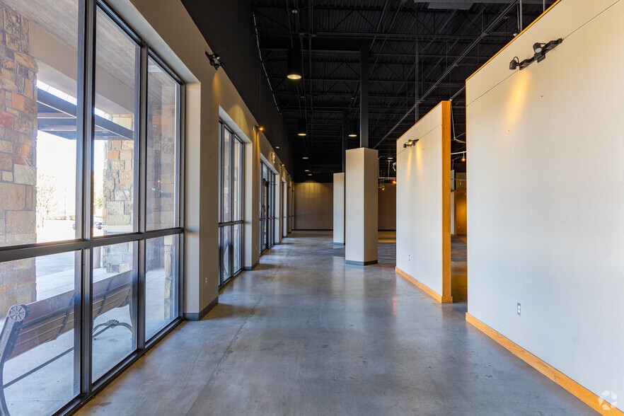 More Photos Of 6911 Fm 1960 Rd W, Houston Freestanding For Lease