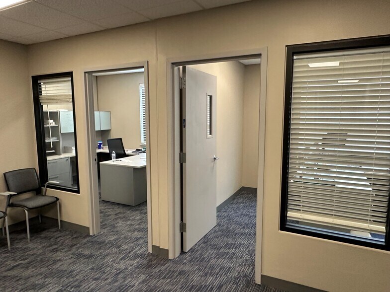 More Photos Of 26 Parkridge Rd, Haverhill Research And Development For Lease