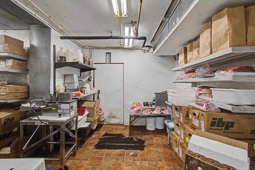 More Photos Of 23 Barlow St, Saint Albans Convenience Store For Sale