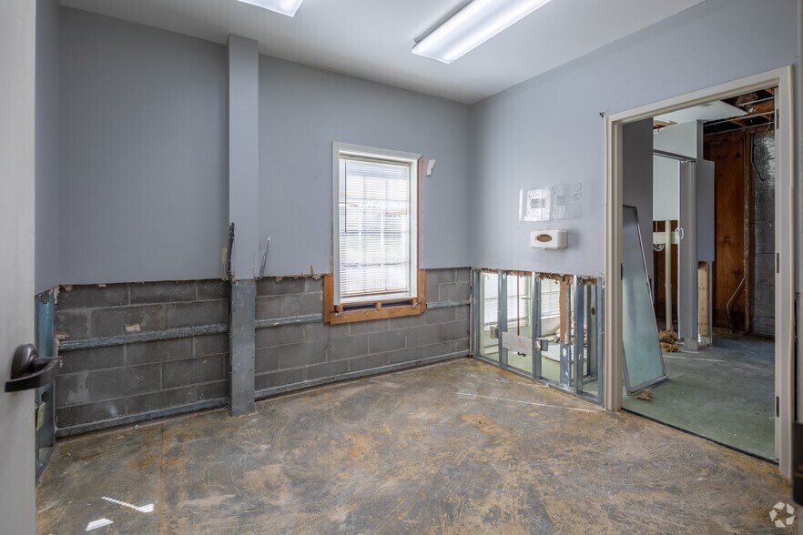 More Photos Of 6605 Stage Rd, Memphis Medical For Sale