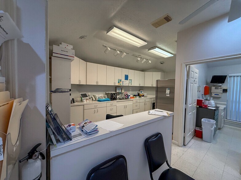 More Photos Of 2425 Cr-90, Pearland Office For Sale