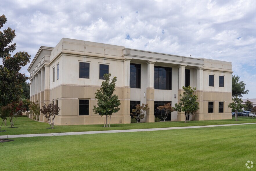 More Photos Of 3838 San Dimas St, Bakersfield Medical For Lease