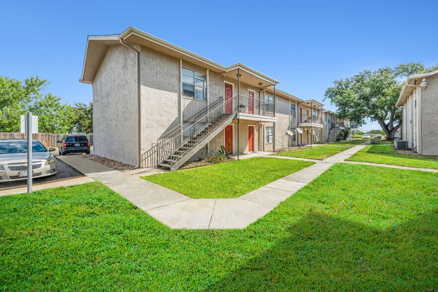 More Photos Of 2420 S 6th St, Kingsville Apartments For Sale