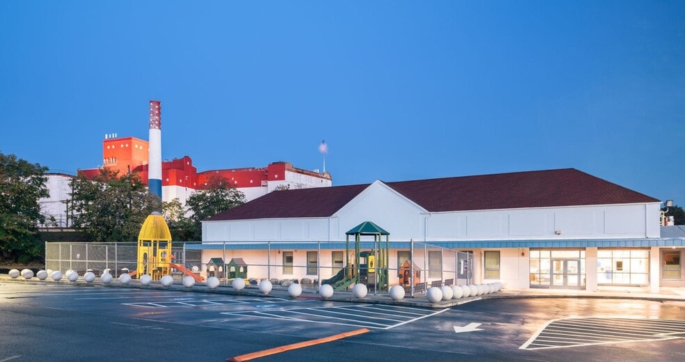 Primary Photo Of 375 Tompkins Ave, Staten Island Freestanding For Lease