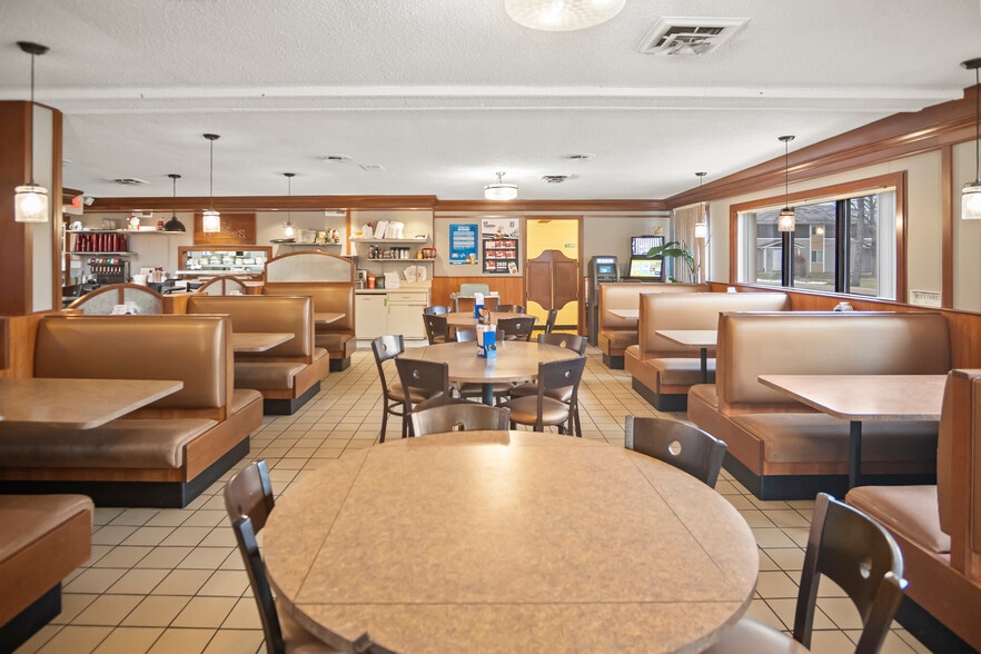 More Photos Of 5600 Lapeer Rd, Kimball Restaurant For Sale