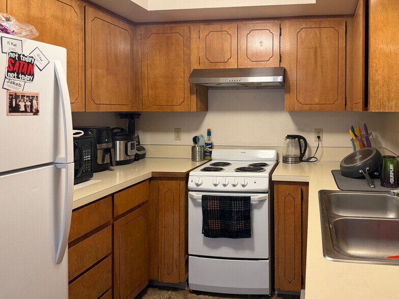 More Photos Of 3334 Kauffman Ave, Vancouver Apartments For Sale
