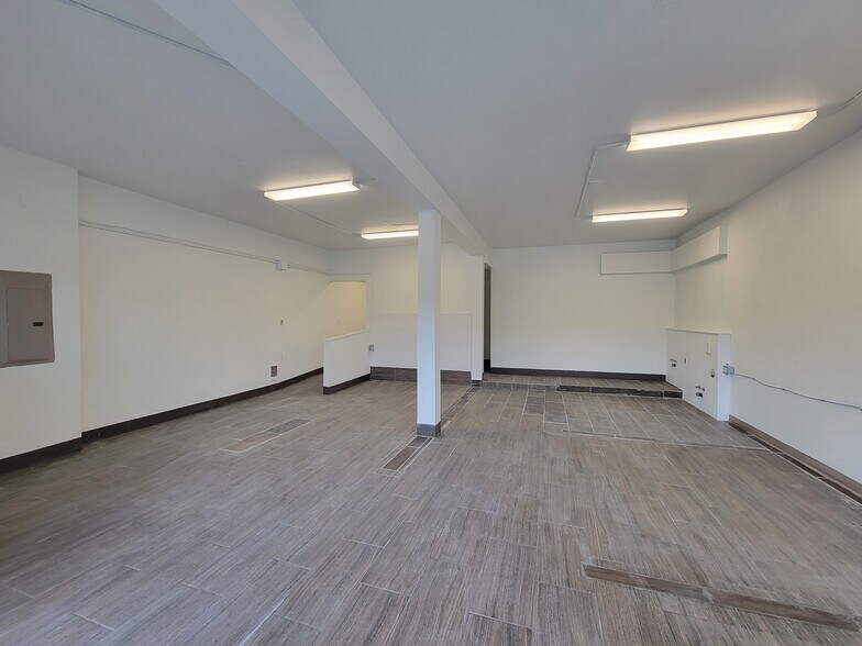 More Photos Of 2809 Thorndyke Ave W, Seattle General Retail For Sale