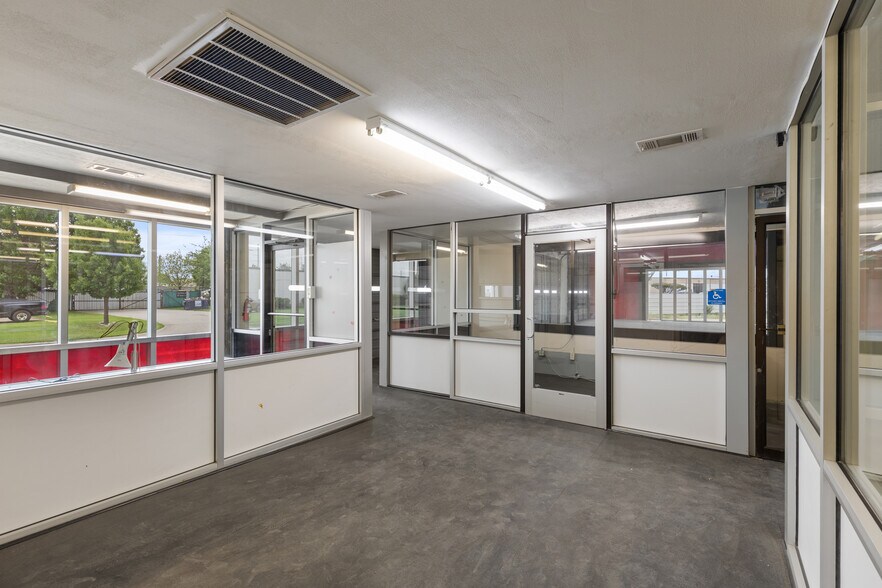 More Photos Of 310 Gautney St, Garland Flex For Sale