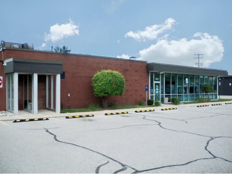 More Photos Of 11700 E 15 Mile Rd, Sterling Heights Bank For Lease