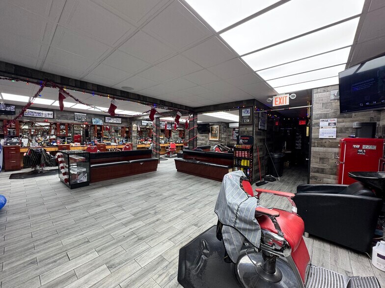 More Photos Of 701-705 Walt Whitman Rd, Melville Storefront For Sale